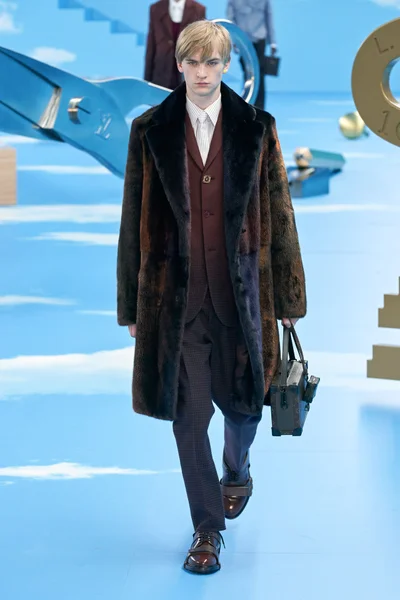 Look 14